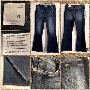 BNWT KanCan Jeans • Mid Rise • Flare Leg • Distressed • Dark Wash • Women’s XL